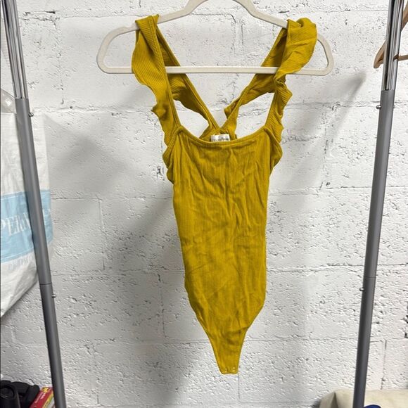 Privacy Please Mustard Yellow Bodysuit - Ruffle Straps NEVER WORN - NWOT - Picture 1 of 3